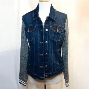 🤩Guess Jean jacket Gray sleeves